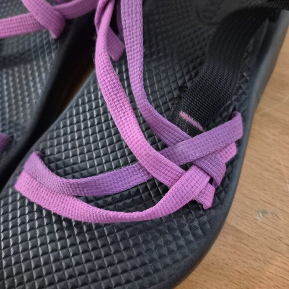 Chaco Girls Adjustable Strap Sandals Black & Purple Size 2 Outdoor Comfort Durab - Picture 4 of 5